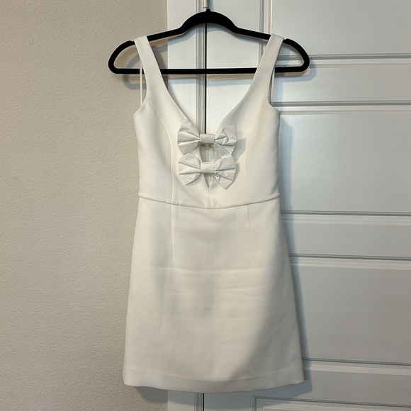 Rebecca Vallance
Bridal Phoebe Bow Minidress - Picture 6 of 16